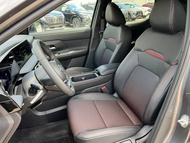 New 2026 Nissan Kicks SR w/ Cold Weather Package AWD/4WD image 4