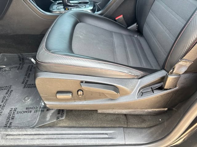 Used 2015 GMC Canyon SLE w/ All-Terrain Package RWD image 26