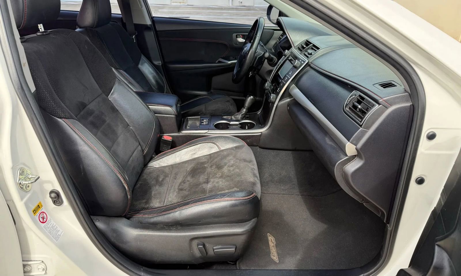 Used 2015 Toyota Camry XSE w/ Moonroof Package FWD image 18