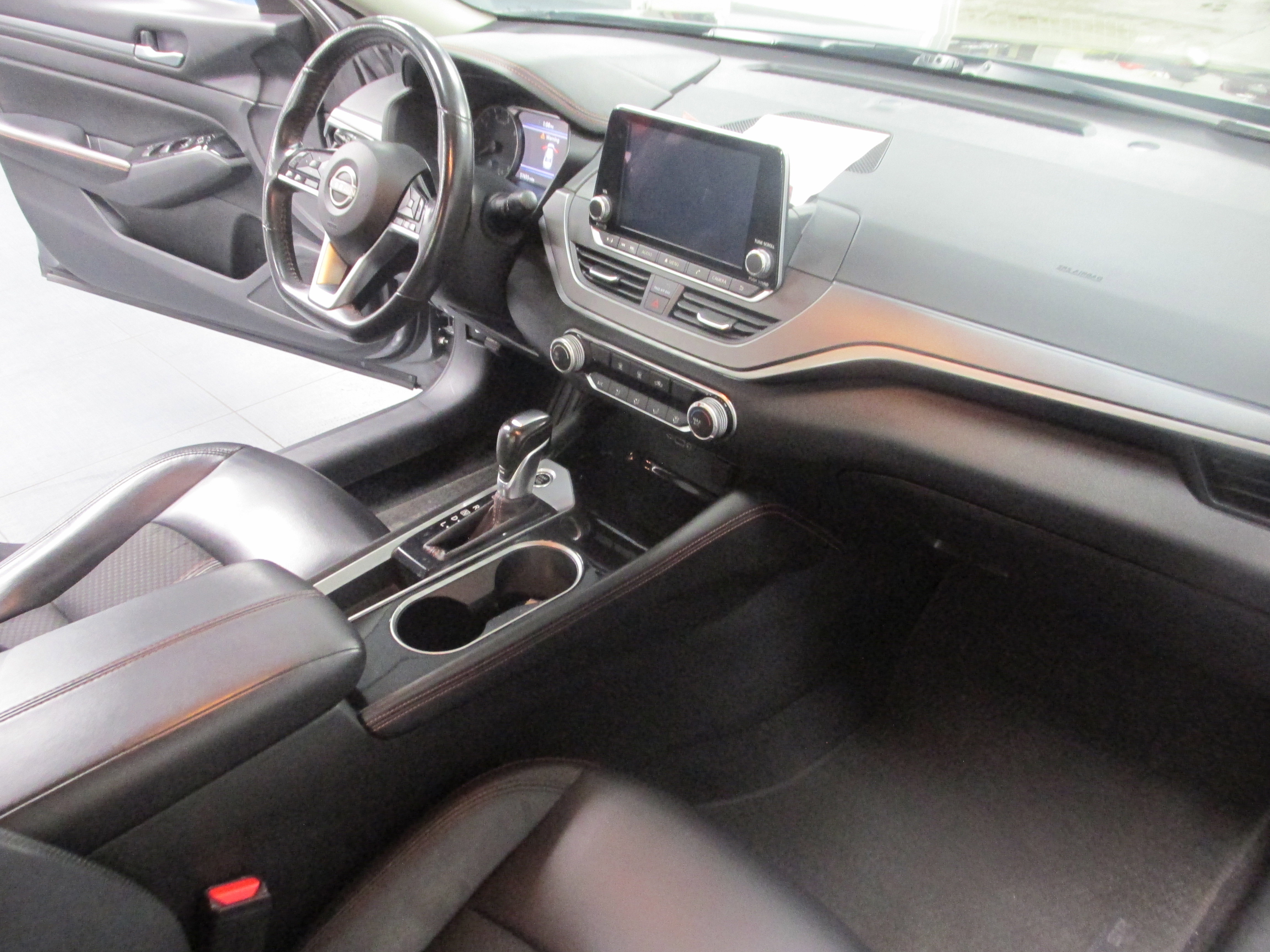 Used 2024 Nissan Altima 2.5 SR FWD image 24