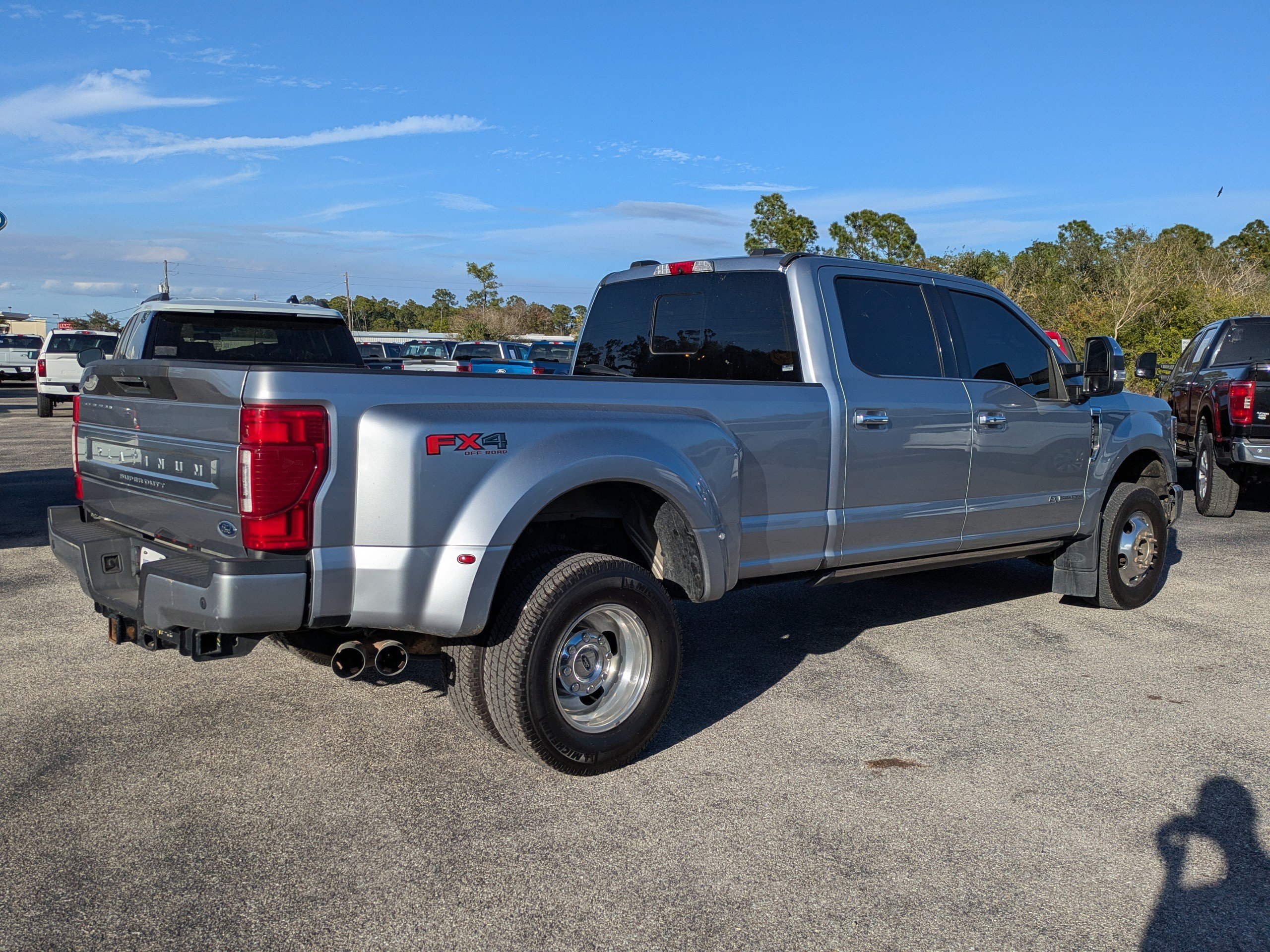 Used 2022 Ford F350 Platinum AWD/4WD image 4