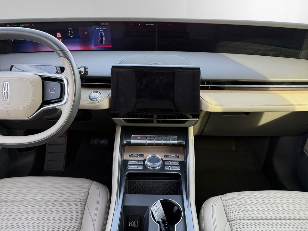 Used 2025 Lincoln Nautilus Reserve image 11