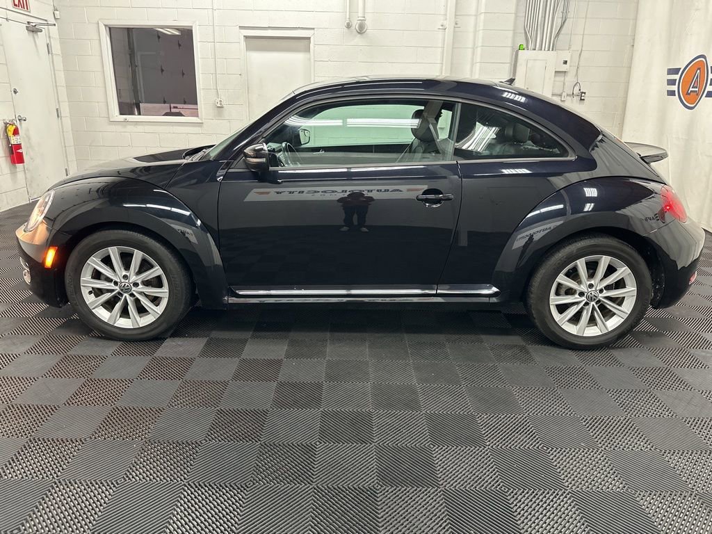 Used 2018 Volkswagen Beetle 2.0T FWD image 6
