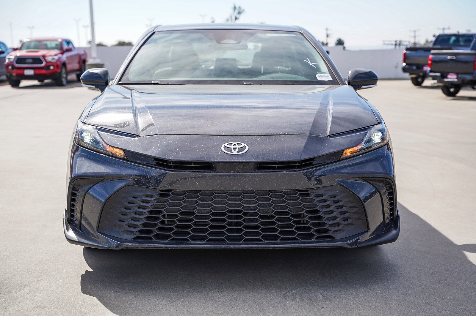 Used 2025 Toyota Camry SE image 2