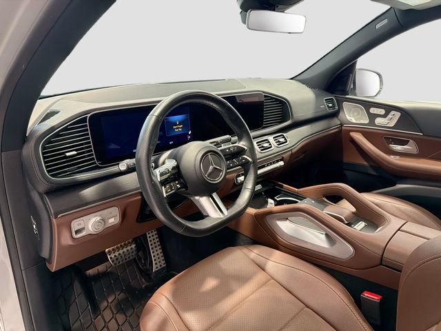 Used 2024 Mercedes-Benz GLS 450 4MATIC image 9