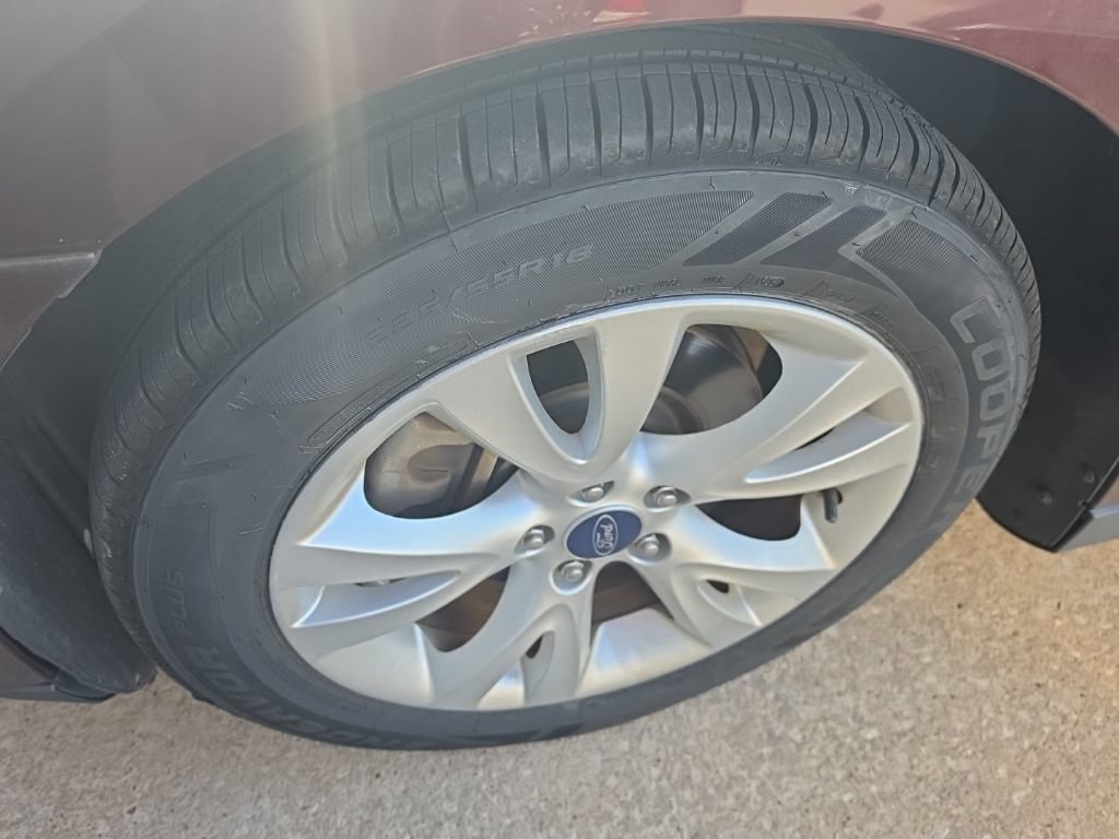 Used 2012 Ford Taurus SEL FWD image 9