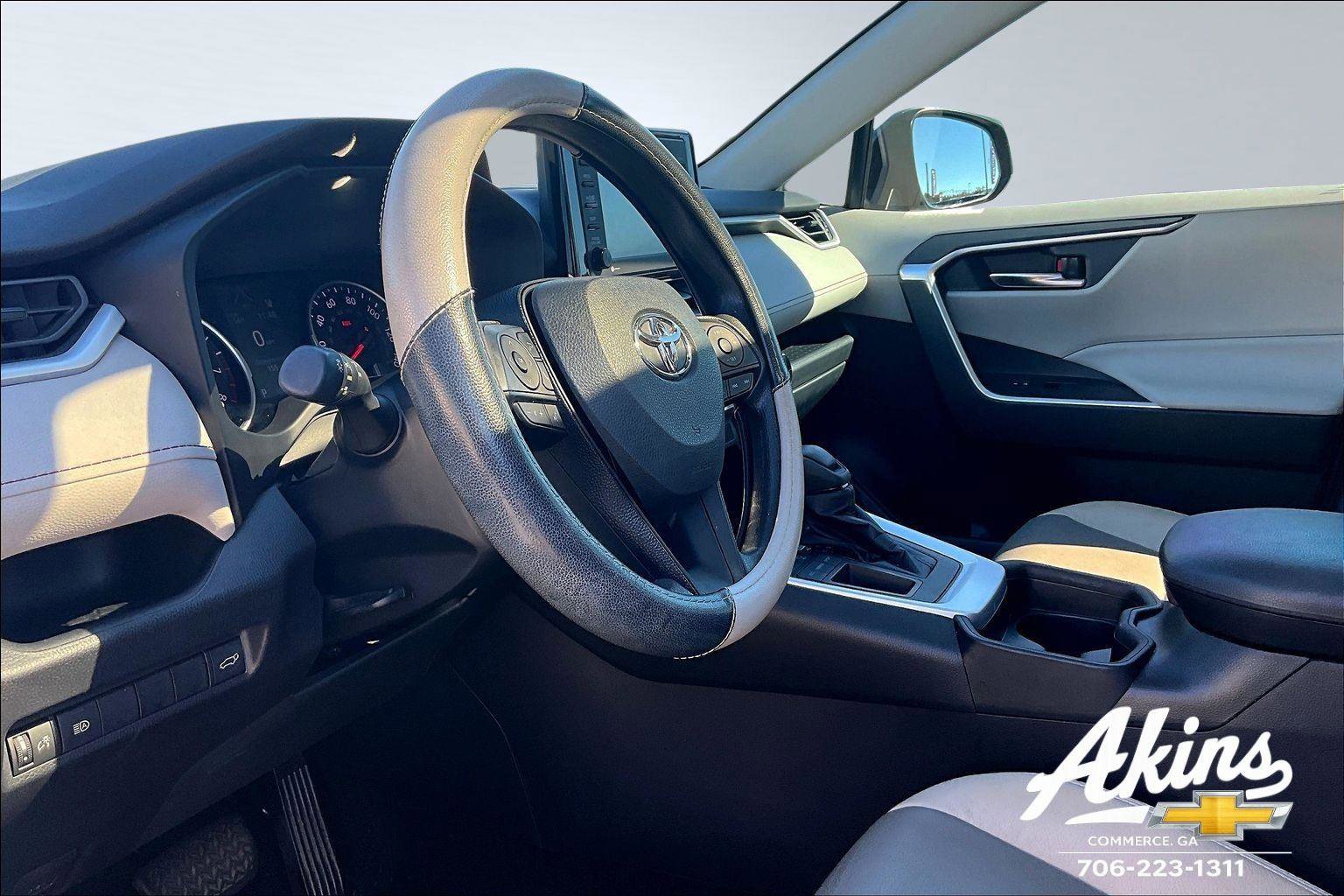 Used 2021 Toyota RAV4 XLE image 13