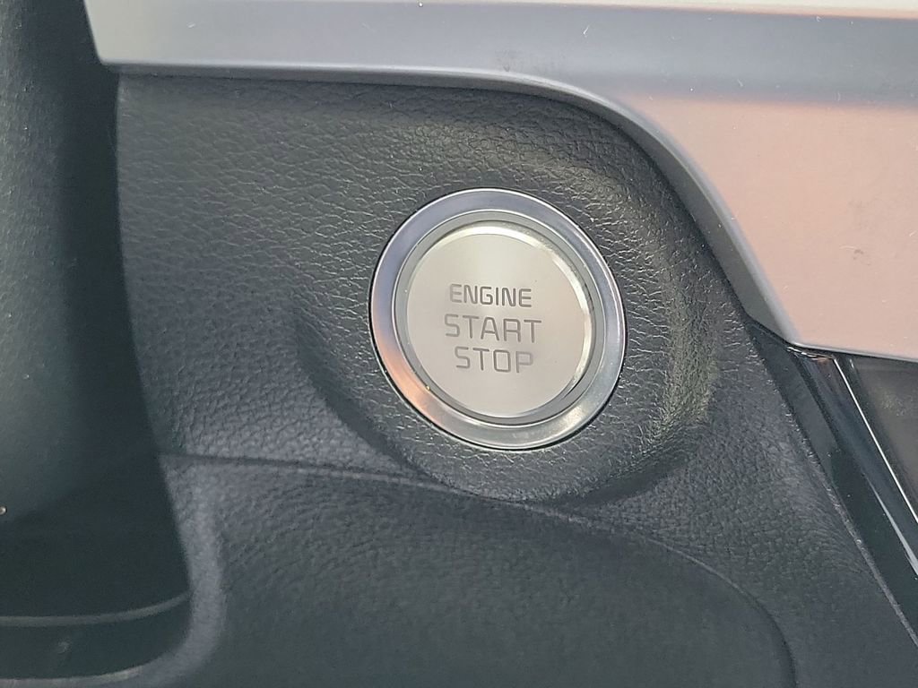 Used 2023 Kia Telluride S image 17