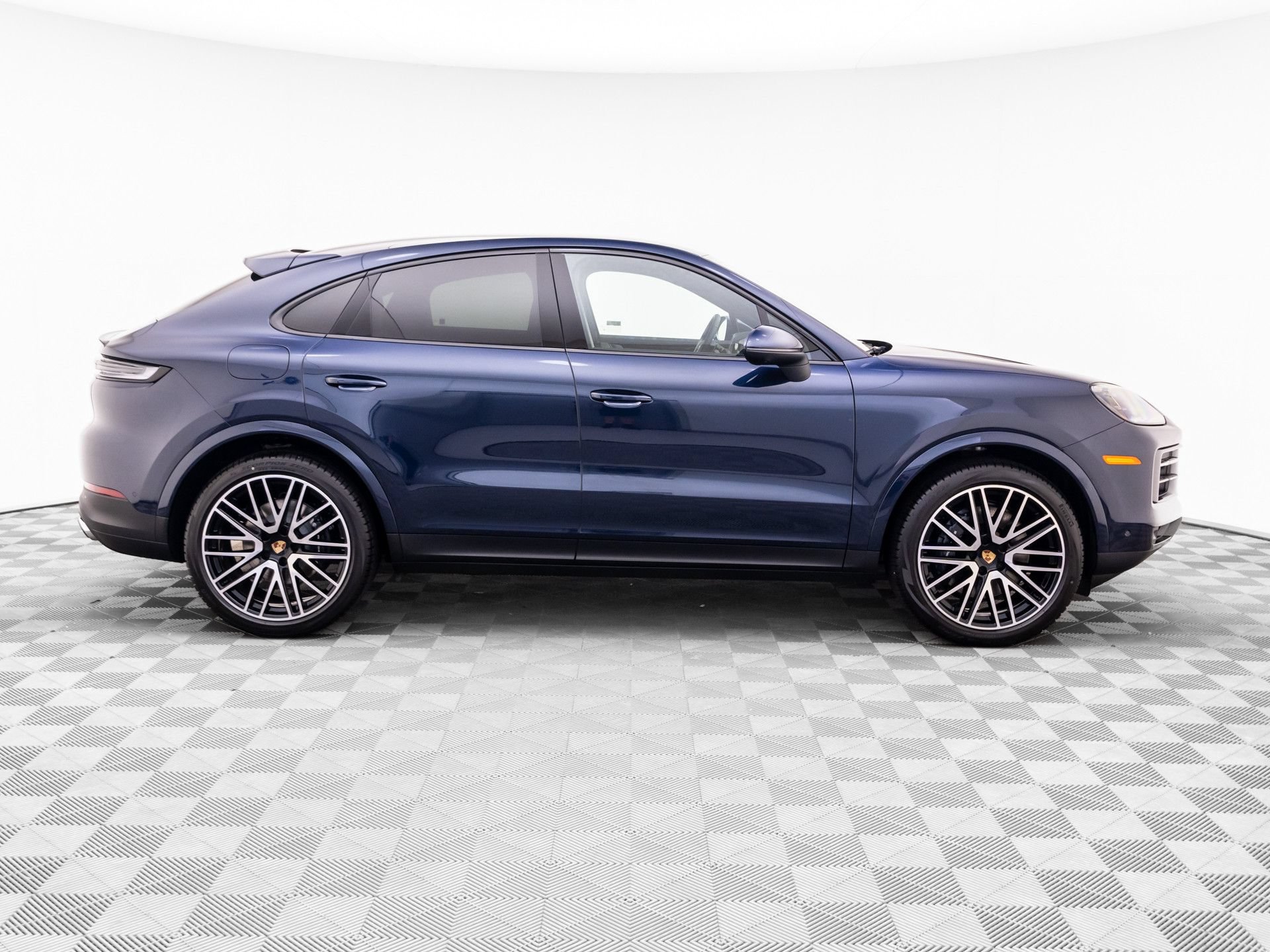 New 2026 Porsche Cayenne Coupe AWD/4WD image 7