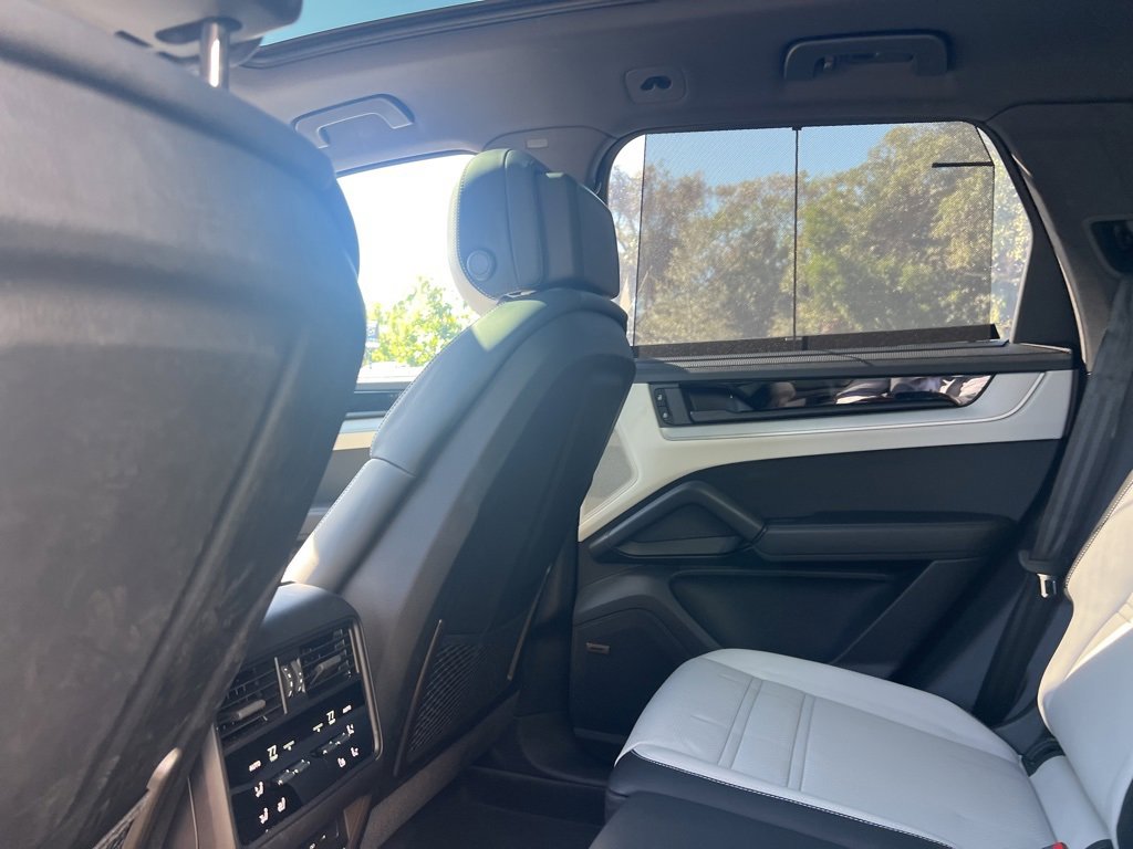 Used 2024 Porsche Cayenne S image 40