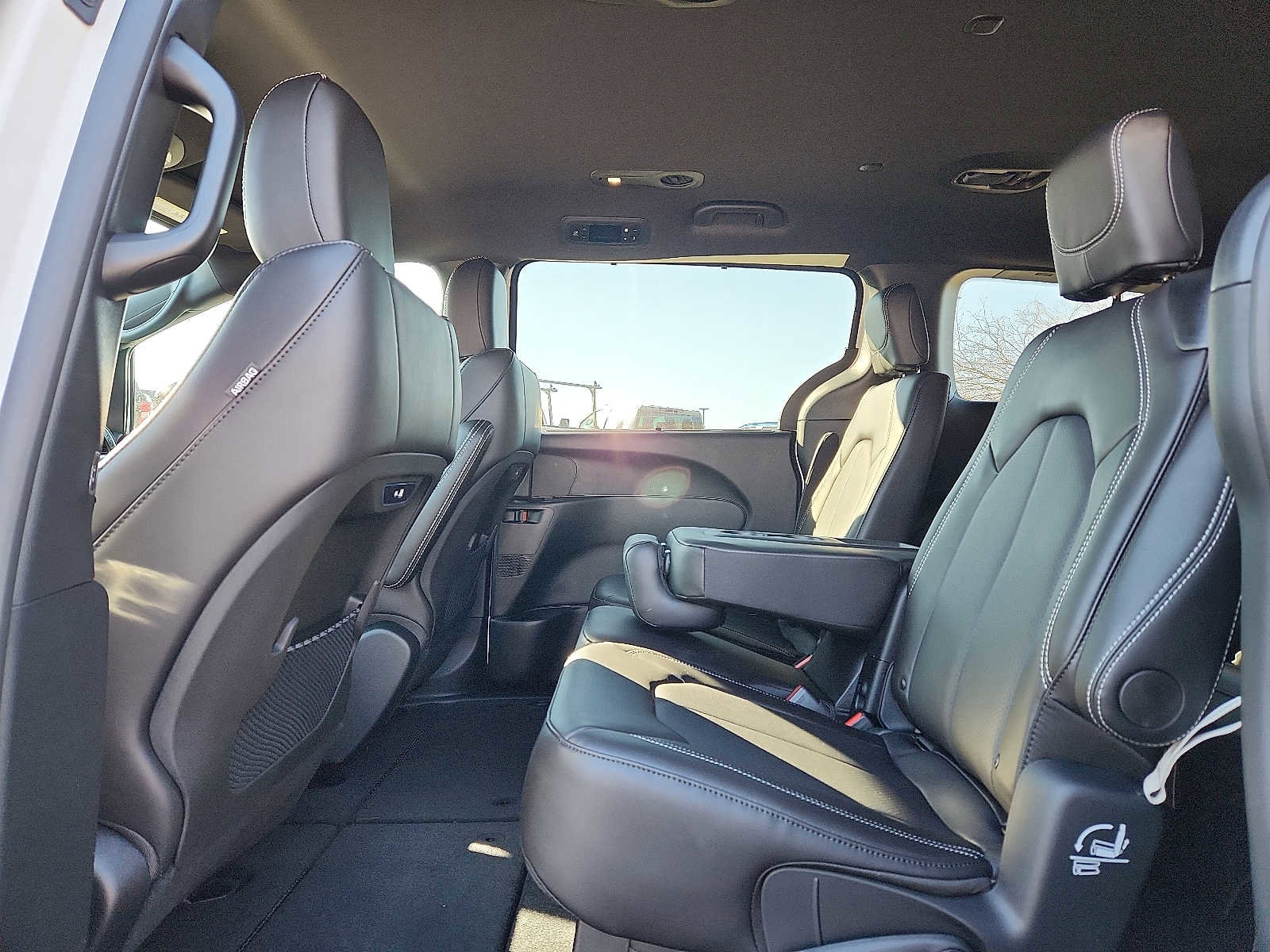 New 2026 Chrysler Pacifica Select image 6