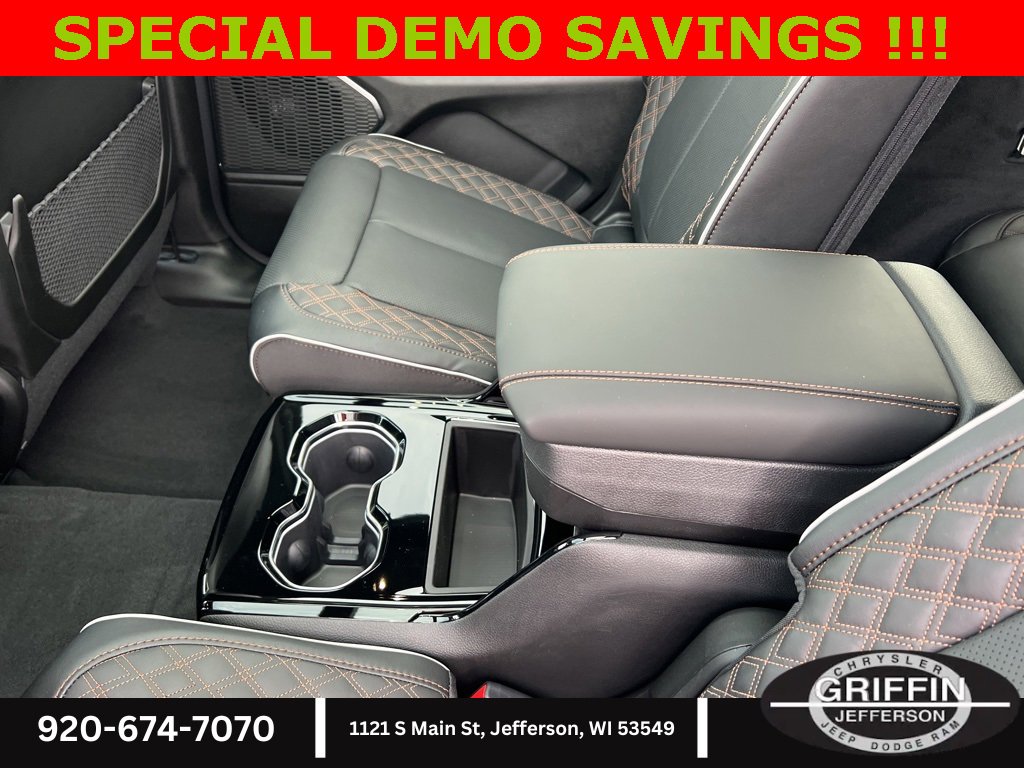 New 2025 Jeep Grand Cherokee L Summit w/ Obsidian Package image 18