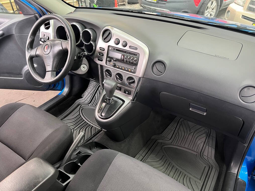 Used 2007 Pontiac Vibe w/ Preferred Package FWD image 29