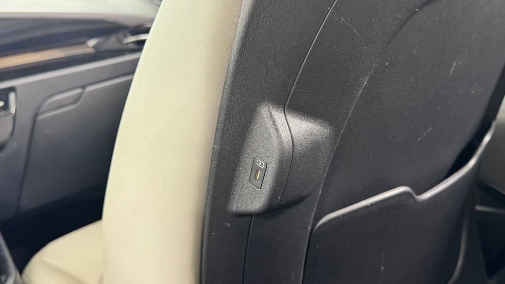 Used 2024 Kia Niro EX FWD image 36