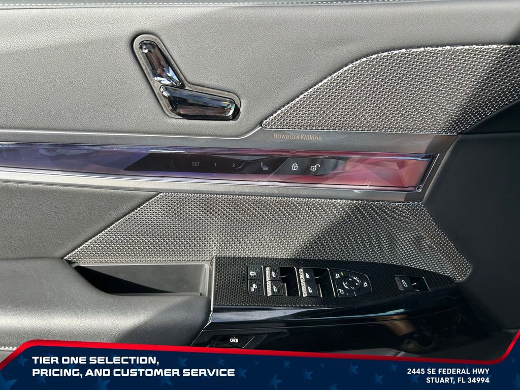 Used 2025 BMW 740i w/ Premium Package RWD image 16
