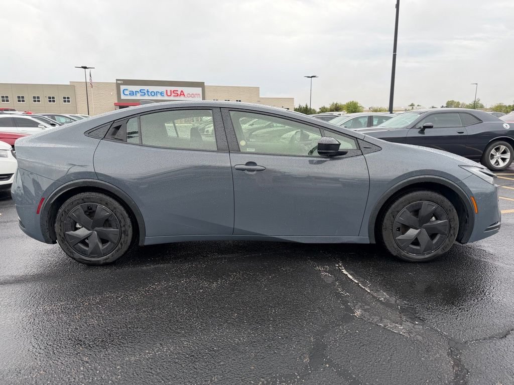 Used 2025 Toyota Prius LE FWD image 8