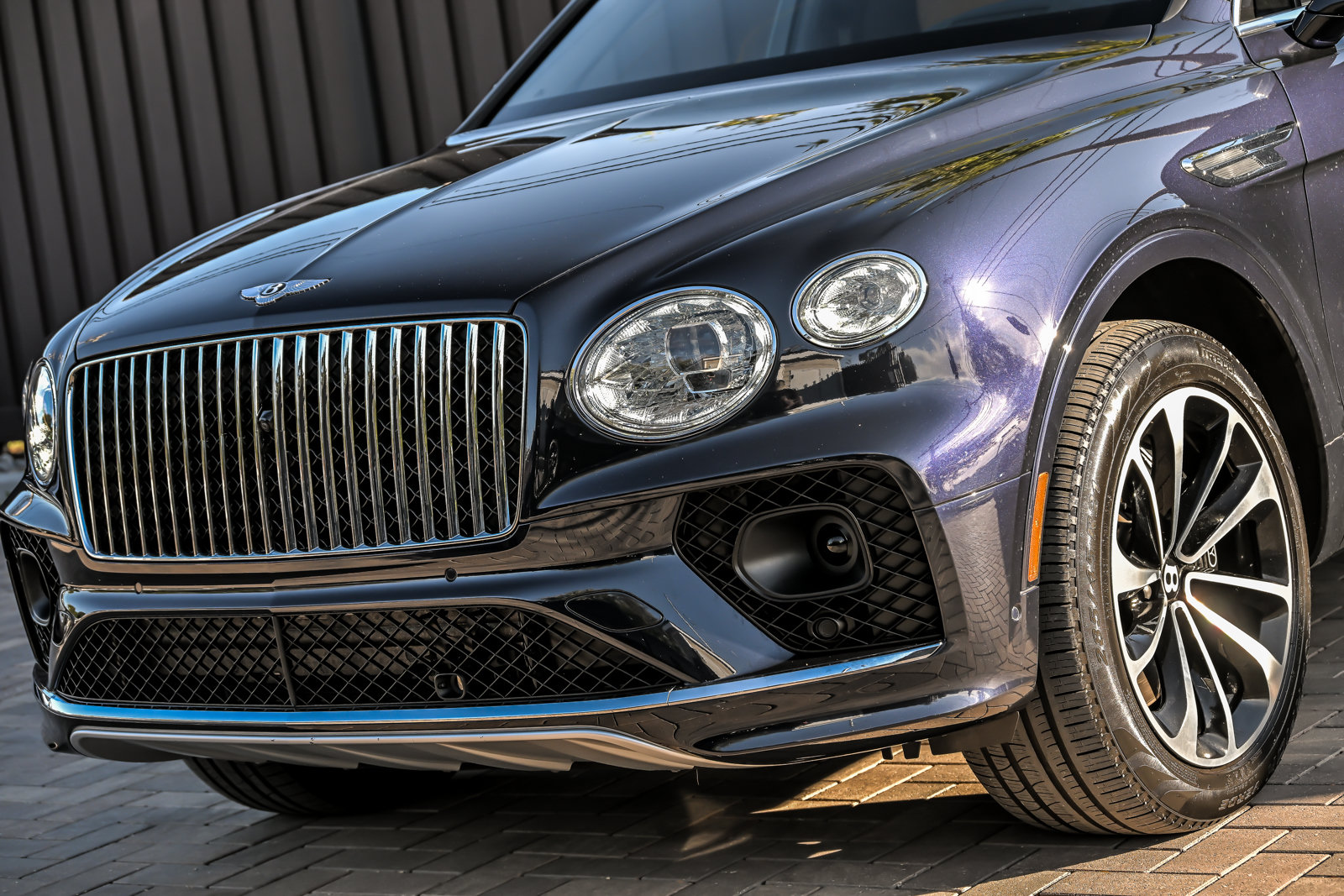 Certified 2023 Bentley Bentayga Extended Wheelbase AWD/4WD image 6