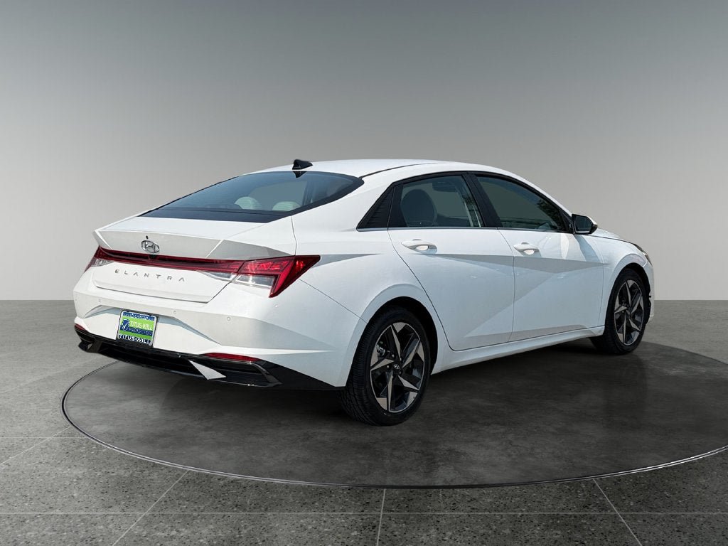 Used 2021 Hyundai Elantra Limited FWD image 10