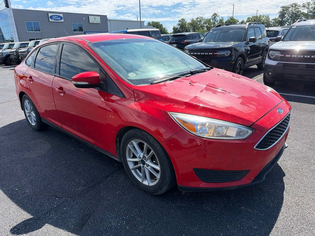Used 2016 Ford Focus SE FWD image 2