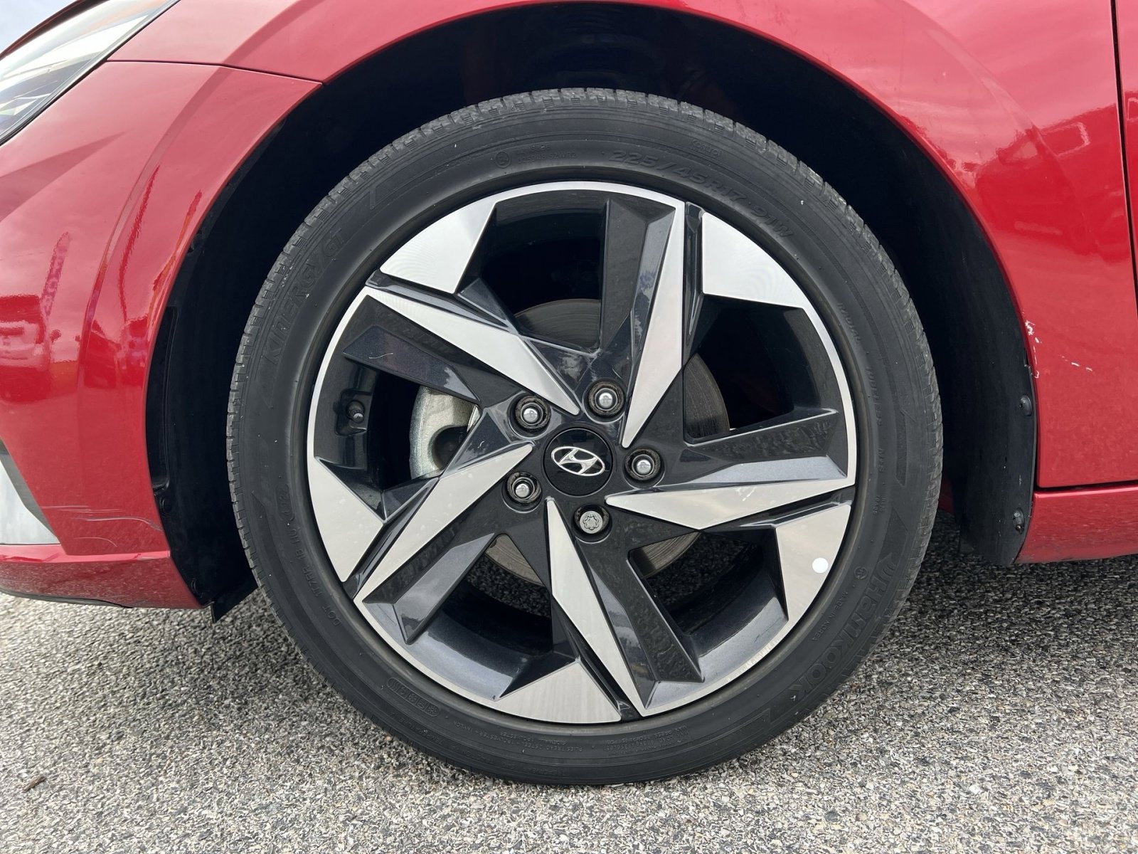 Used 2023 Hyundai Elantra Limited image 11