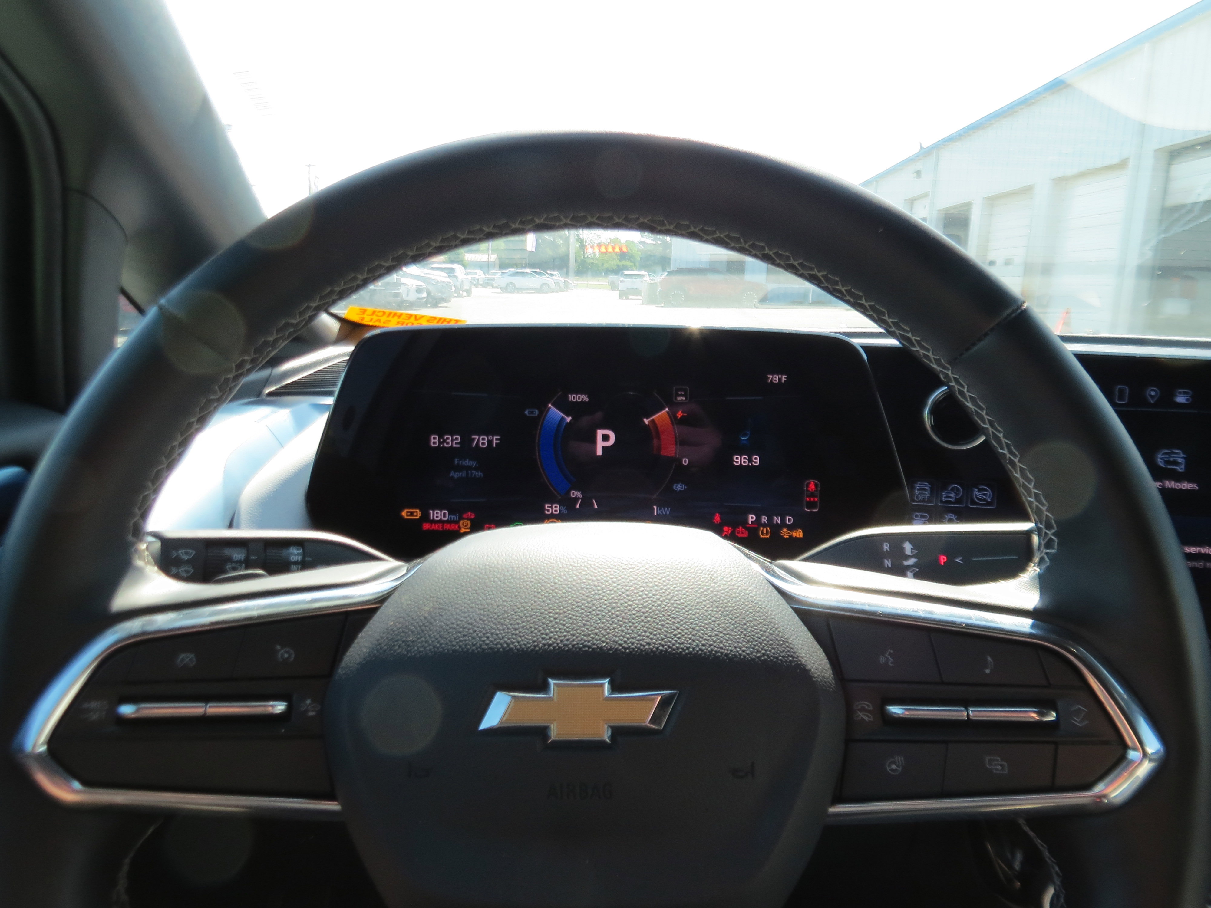 Used 2025 Chevrolet Equinox EV LT FWD image 19