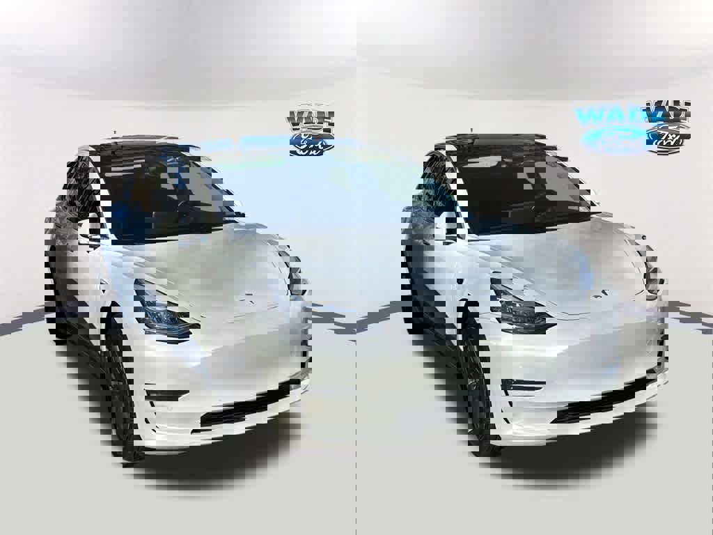 Used 2020 Tesla Model 3 Standard Range image 3