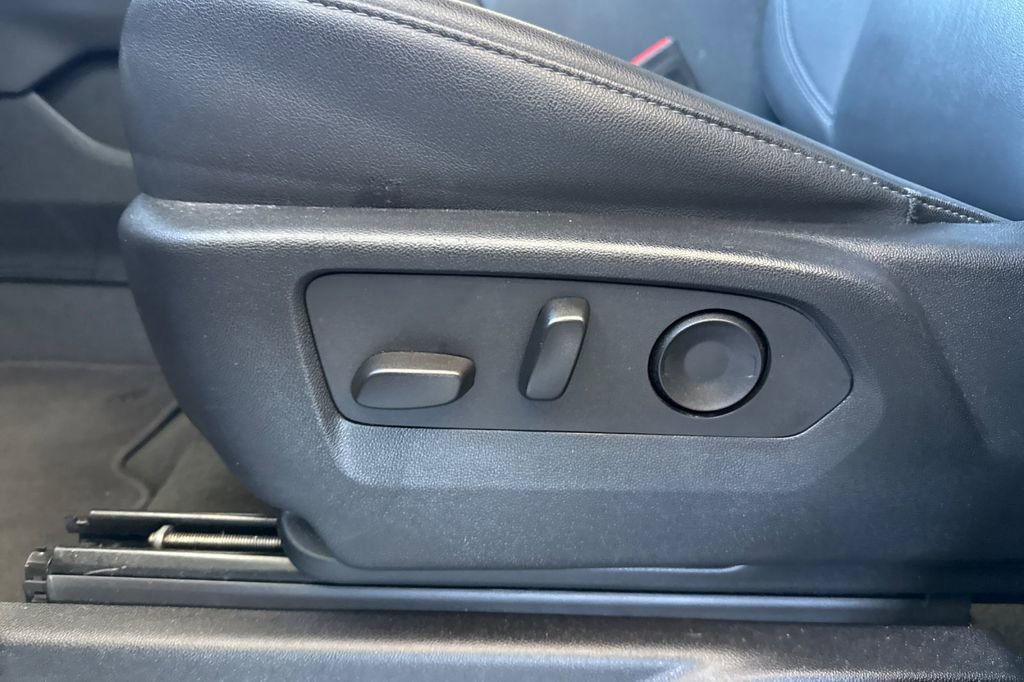 Used 2025 Chevrolet Tahoe LT image 19