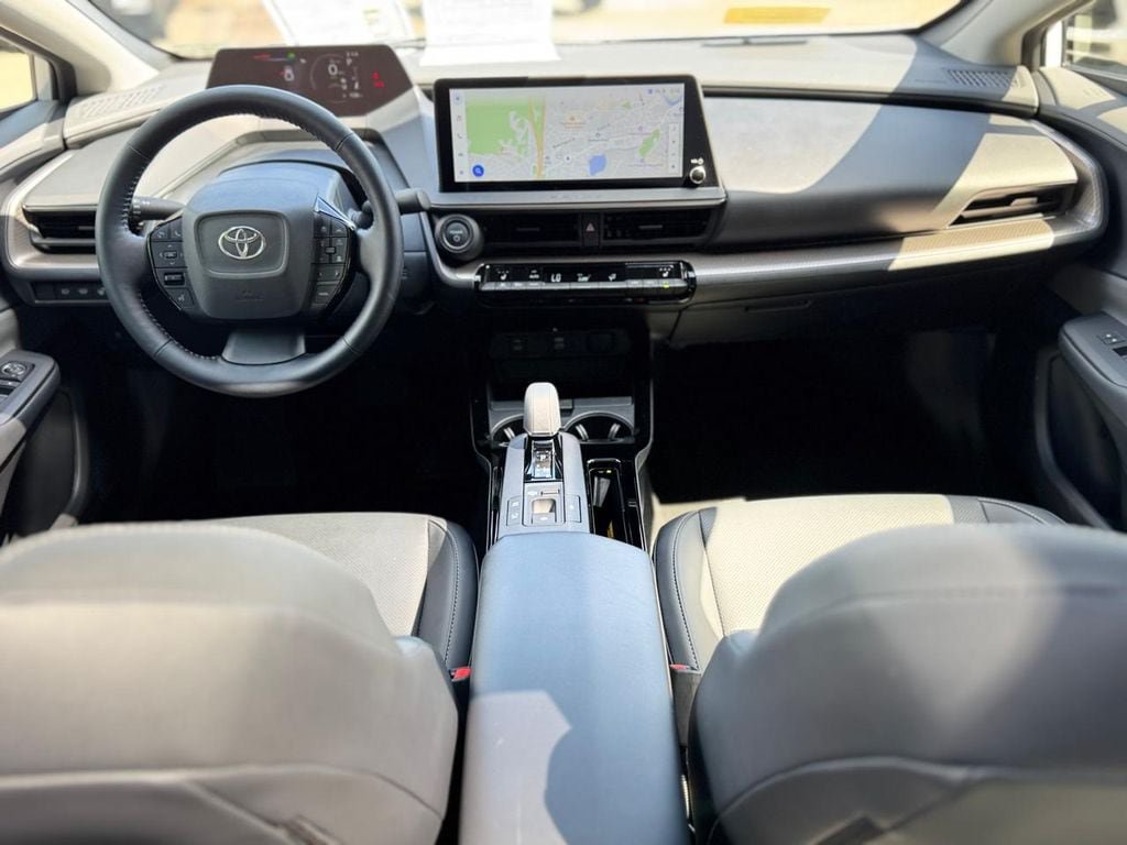 Used 2025 Toyota Prius XLE AWD/4WD image 14