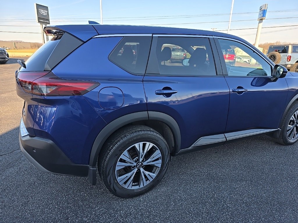 Used 2023 Nissan Rogue SV image 6