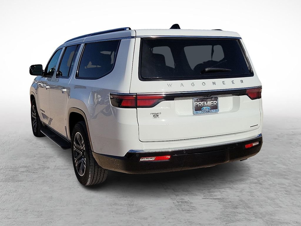 Used 2024 Jeep Wagoneer L Series II RWD image 8