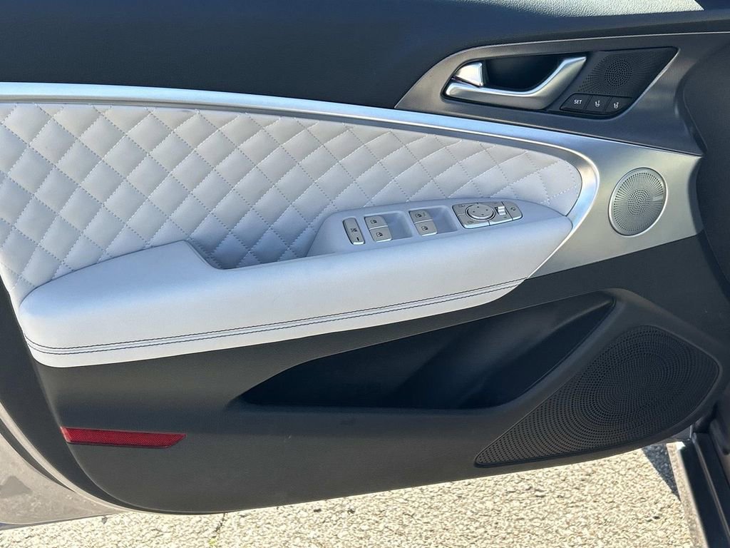 Used 2025 Genesis G70 3.3T Advanced w/ Sport Prestige Package image 17