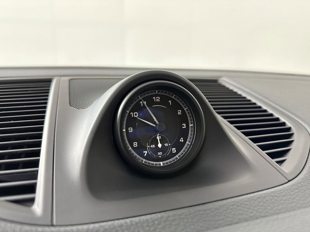 Certified 2025 Porsche Macan image 29