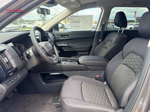 New 2026 Nissan Pathfinder SV w/ Cargo Package AWD/4WD image 8