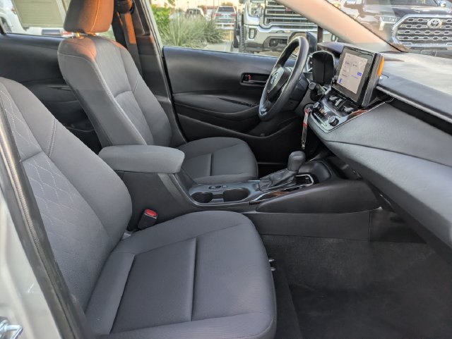 Used 2025 Toyota Corolla LE FWD image 30