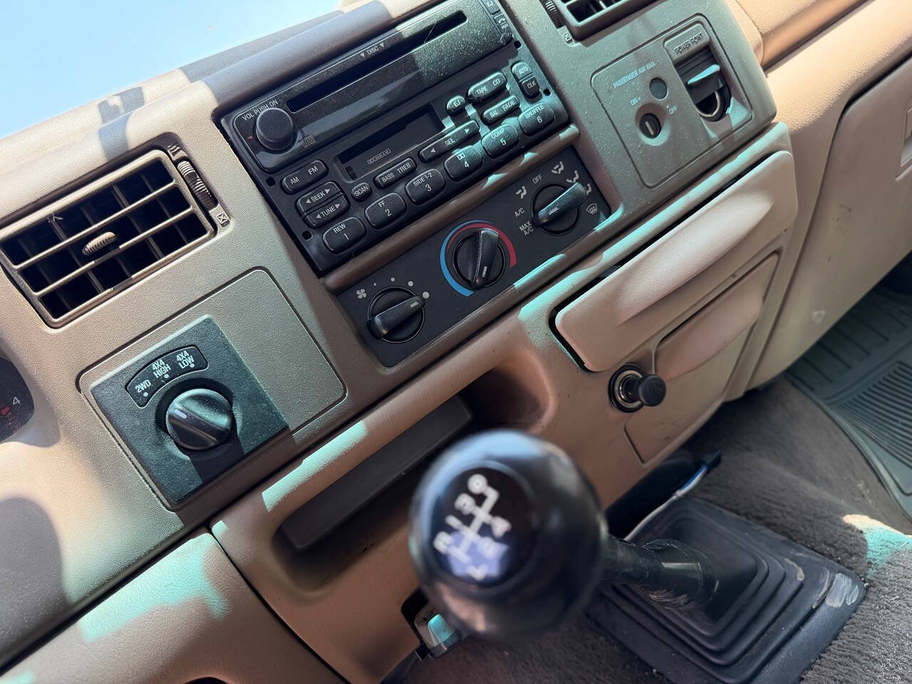 Used 1999 Ford F250 Lariat AWD/4WD image 10
