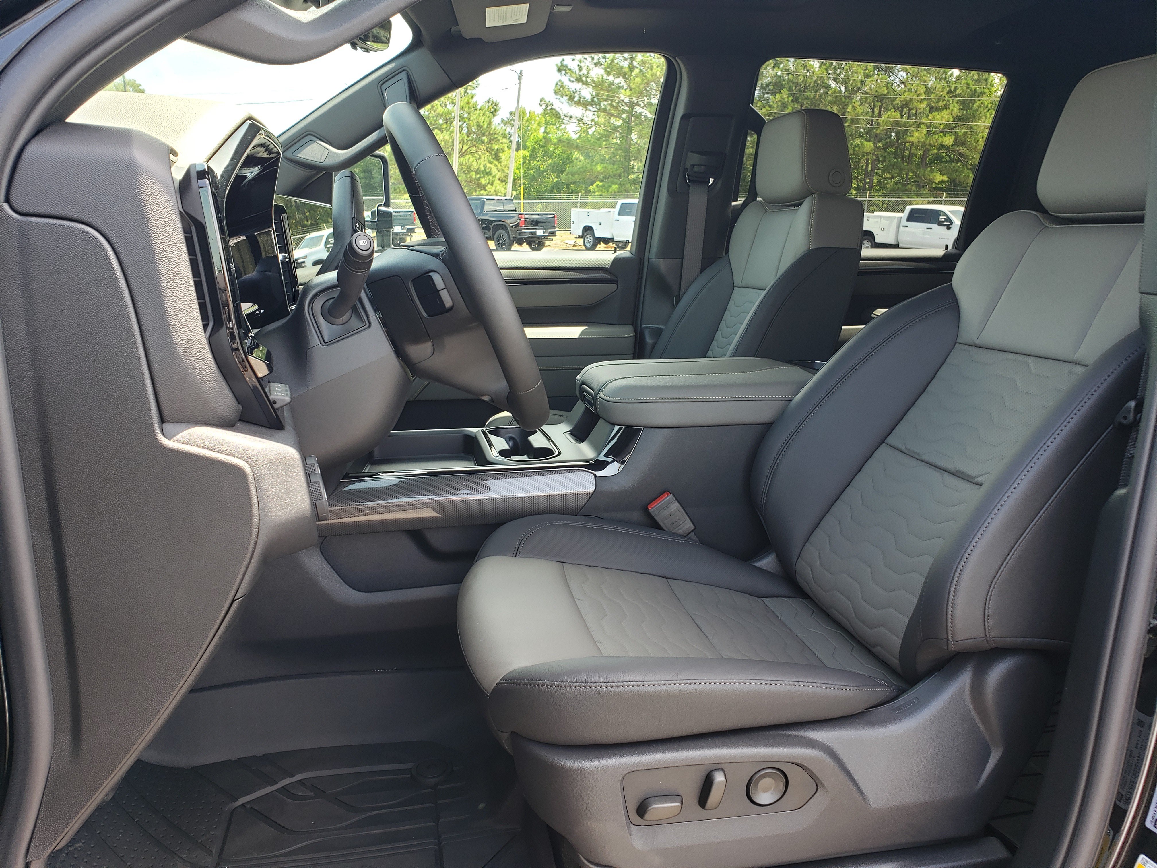 New 2026 Chevrolet Silverado 2500 ZR2 w/ LPO, Dark Essentials Package AWD/4WD image 31