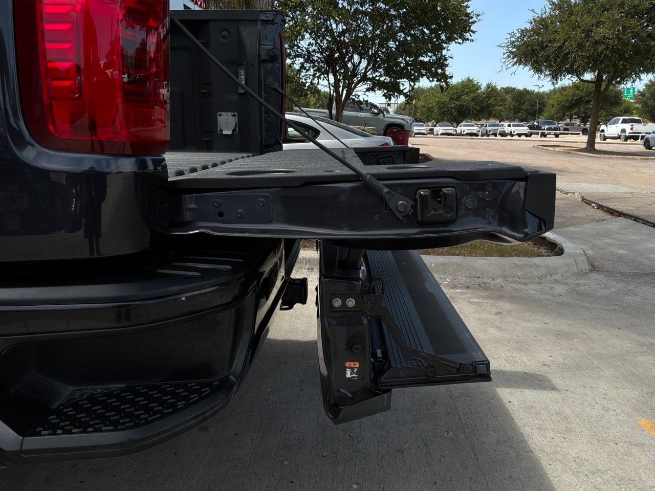 Used 2023 Chevrolet Silverado 1500 Custom w/ LPO, Dark Essentials Package RWD image 10