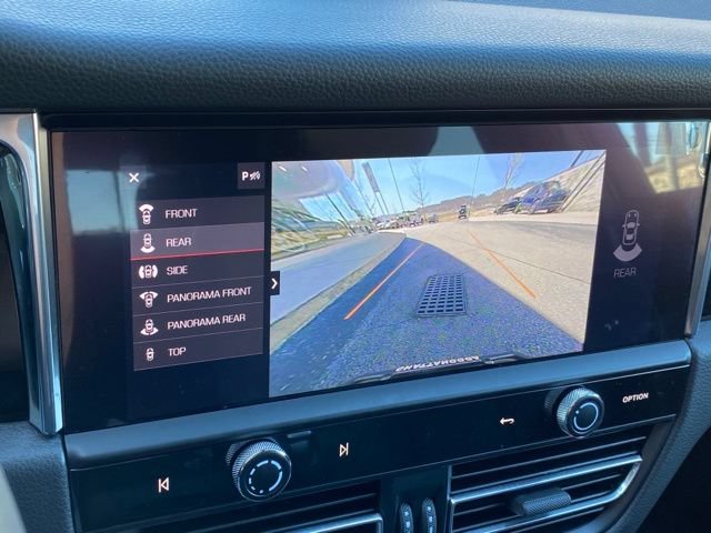 Certified 2025 Porsche Macan AWD/4WD image 14