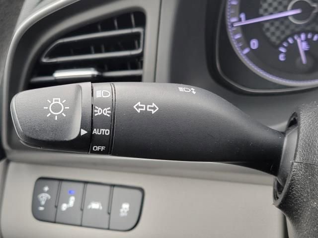 Used 2020 Hyundai Elantra SEL FWD image 28