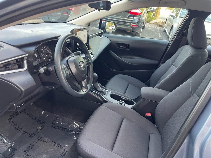Used 2025 Toyota Corolla LE FWD image 12