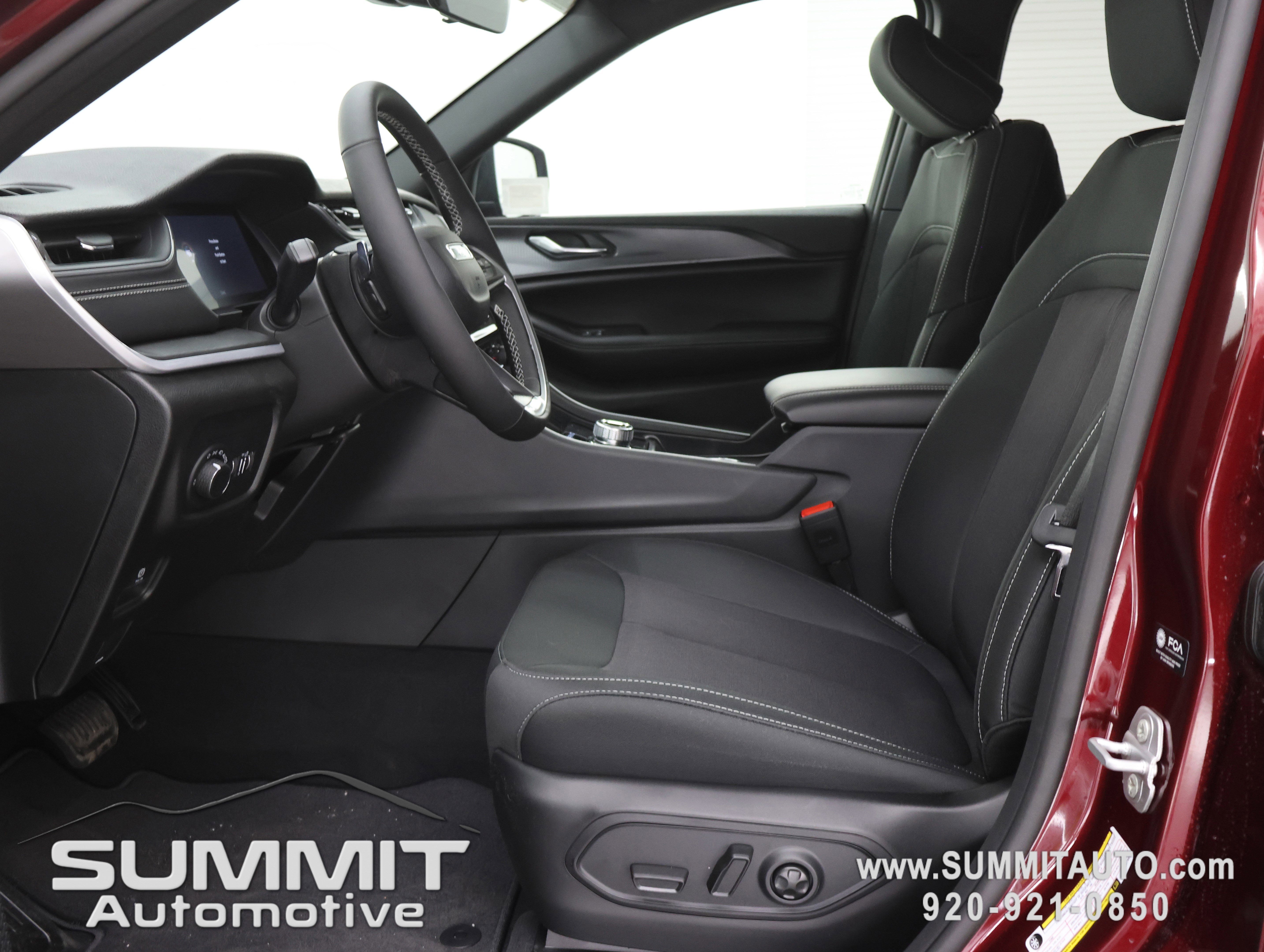 New 2026 Jeep Grand Cherokee Laredo X image 8