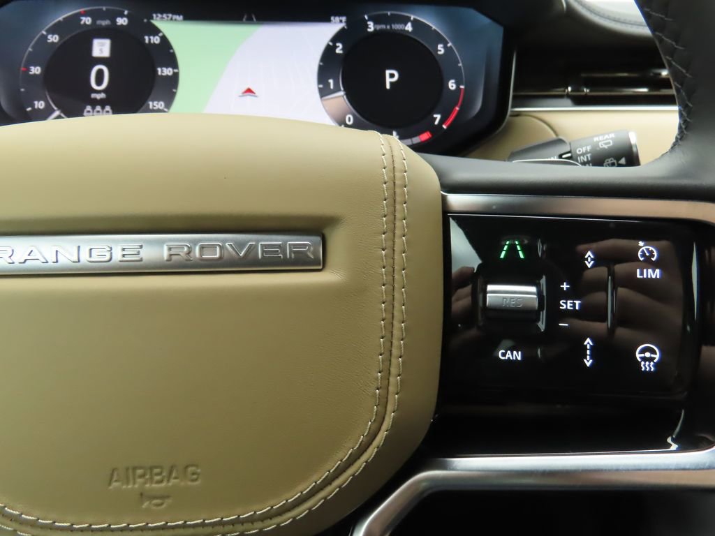 Used 2025 Land Rover Range Rover Sport SE image 9