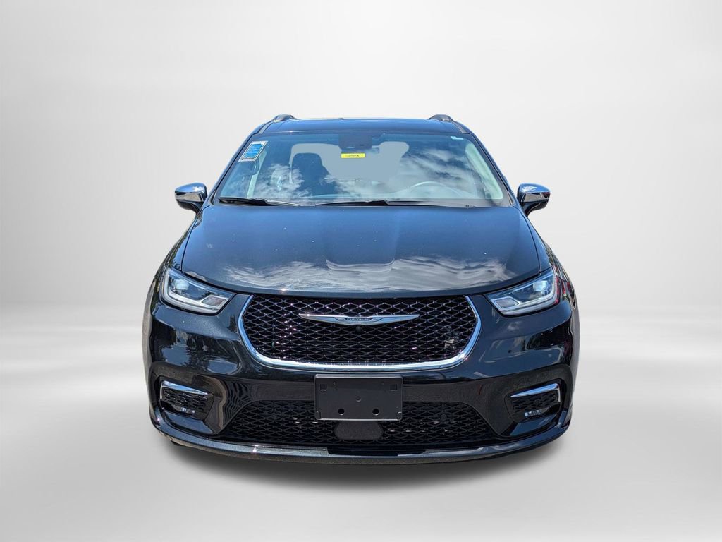 Used 2022 Chrysler Pacifica Limited FWD image 9