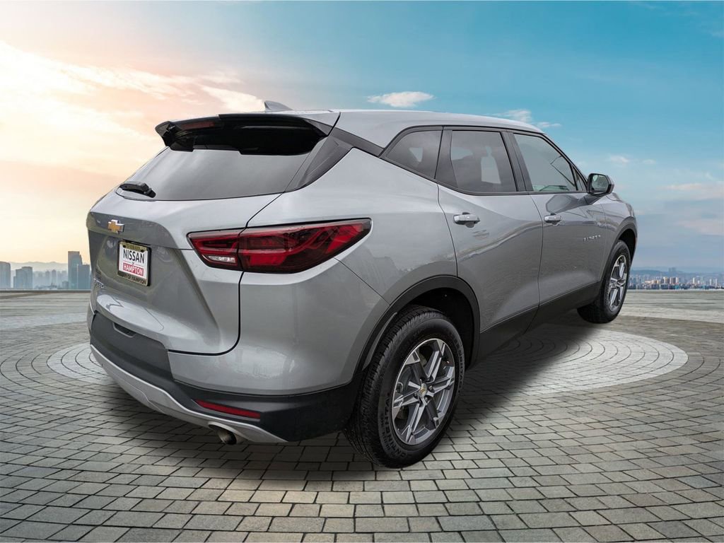 Used 2025 Chevrolet Blazer LT image 5