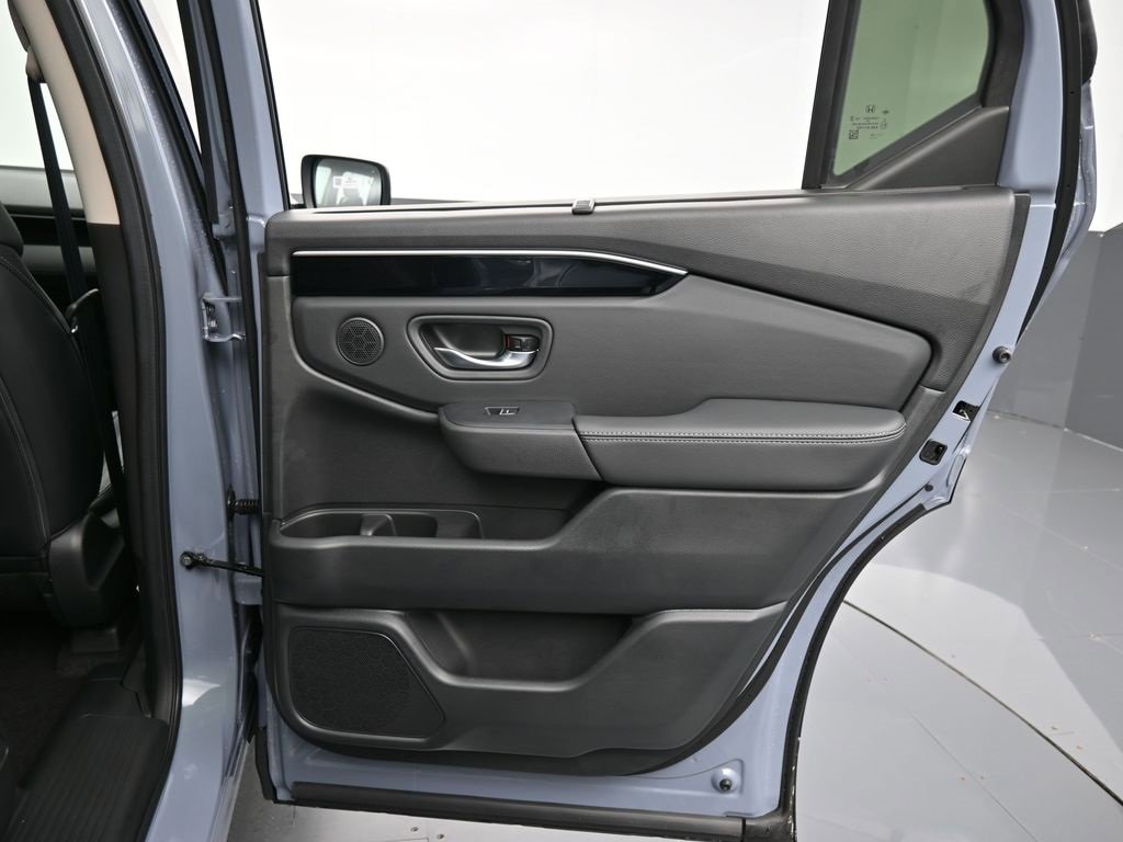New 2025 Honda Pilot Touring image 39