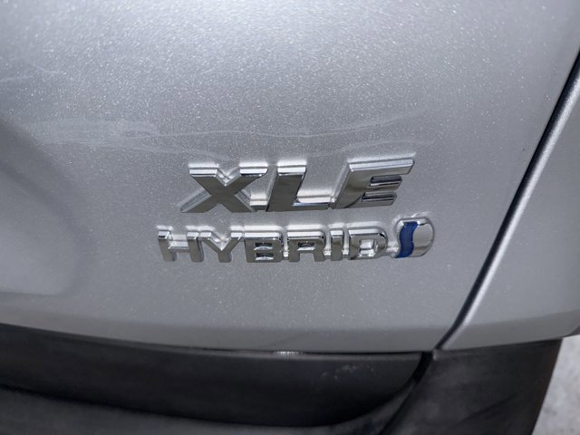 Used 2024 Toyota RAV4 XLE image 32