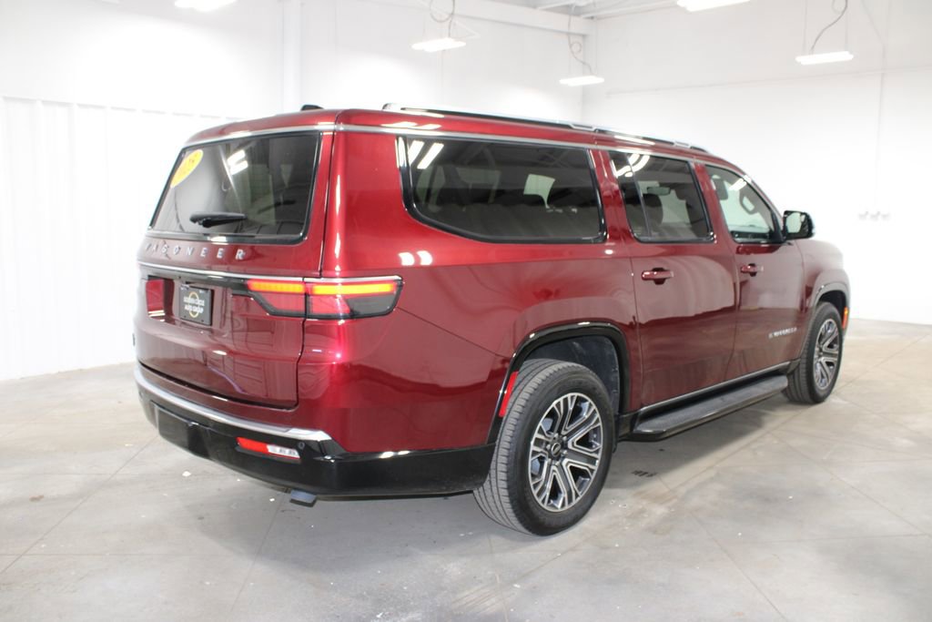 Used 2025 Jeep Wagoneer L Series II w/ 8-pass Seating Package image 9