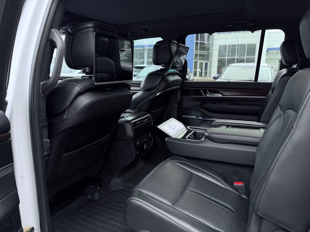 Used 2022 Jeep Grand Wagoneer Series I AWD/4WD image 27