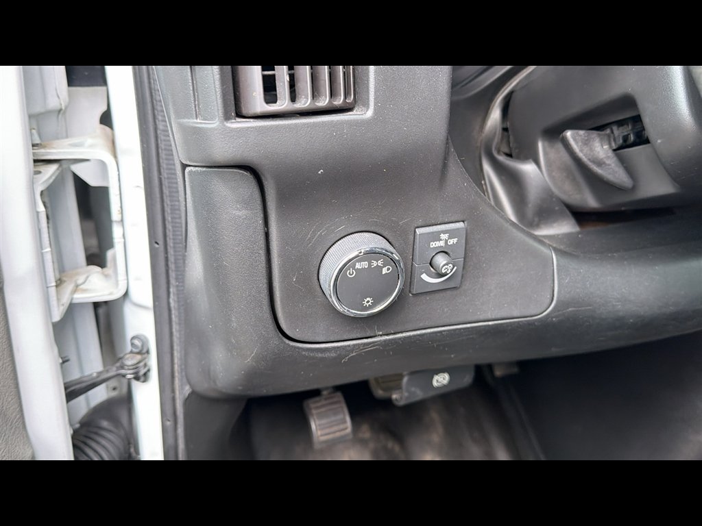 Used 2018 Chevrolet Express 2500 w/ Driver Convenience Package RWD image 11
