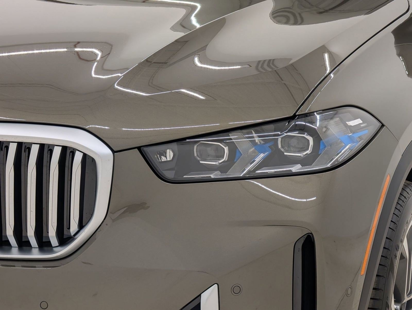 New 2026 BMW X5 xDrive40i w/ Premium Package AWD/4WD image 11
